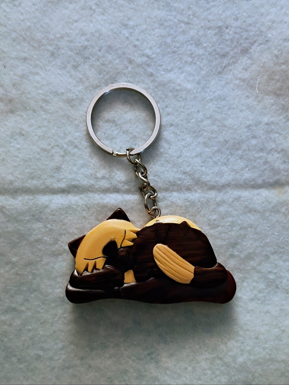 CARVER DANS Cat Keychain
